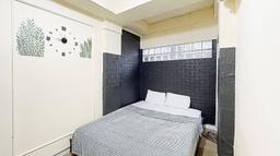 Compact Queen A