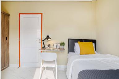 Rukita Jolly Home Senopati Compact Single C