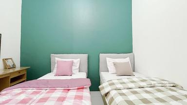 Kramat Two House 61 Kwitang Senen Regular Twin A